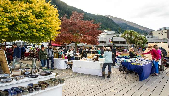 lso known as an artist’s paradise, the Creative Queenstown Art is the ideal place for food lovers and shopping enthusiasts
