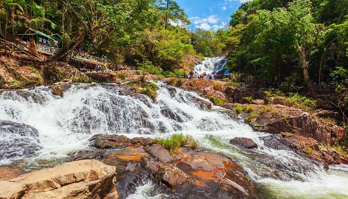 Datanla Waterfall can be found near Dalat city of Vietnam – it is one of the interesting and highly recommended sightseeing destinations for those who have adventurous souls and for those who love beautiful things to do in Dalat Vietnam.