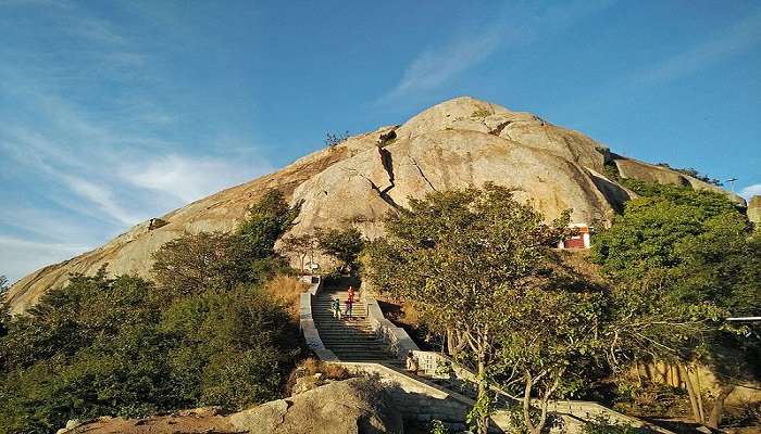 Discovering Ancient Wonders: Madhugiri Fort, Devarayanadurga and Makalidurga