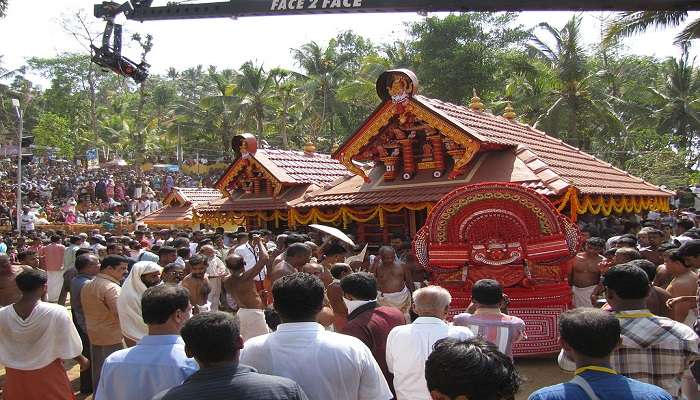 Pongal being celebrated in temple in Kerala