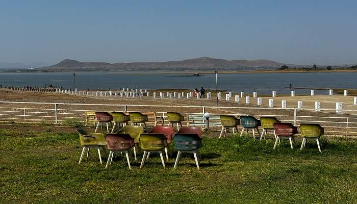 Sitting space at the peaceful Gangapur Dam, which is one of the best picnic spots in Nashik