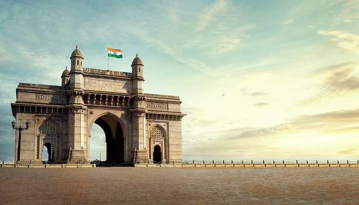 You can also visit the Gateway of India while you are on your journey to Siddhivinayak Mandir Mumbai.
