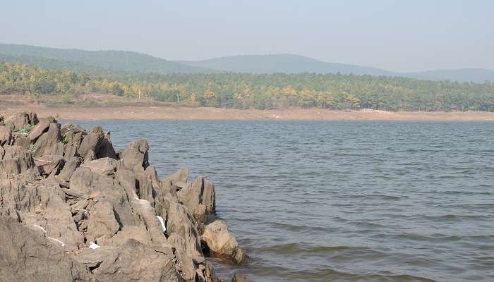 Getalsud Dam is one of the most visited picnic spots in Jharkhand, especially during weekends. 