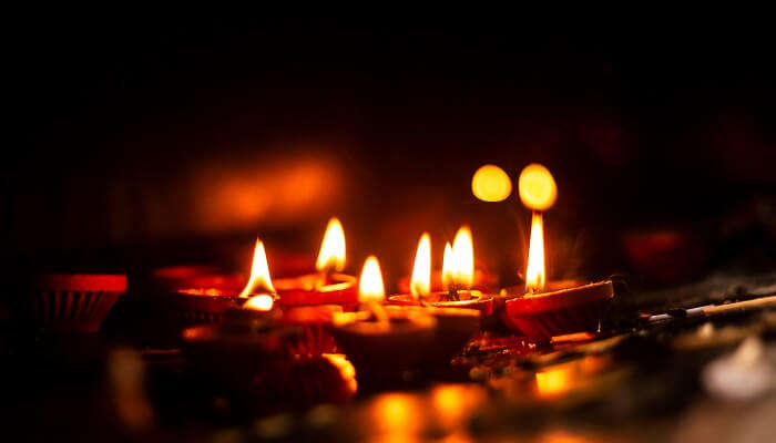 A glorious view of Pooja Plate and diyas