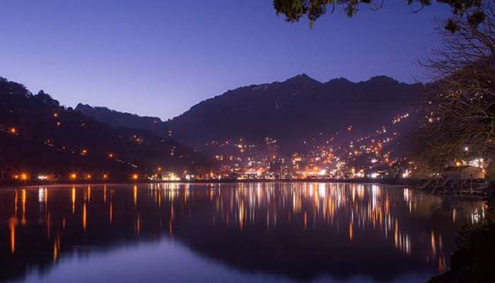 The night view of the glowing hill station Nainital
