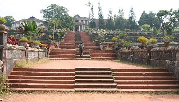 Tripunithura Hill Palace near this temple is a must explore.