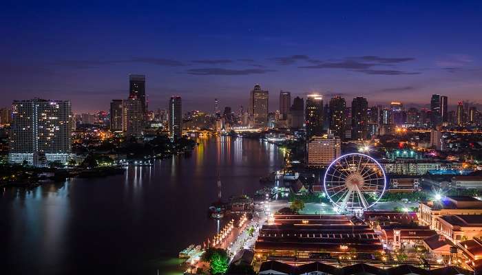 You can reach the Chao Phraya River in many ways