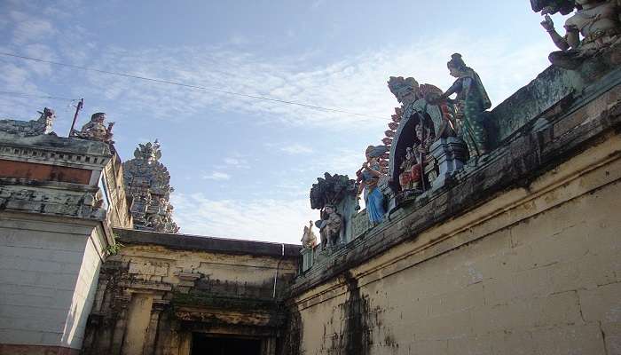  The exterior view of mandir in Tamil Nadu. 