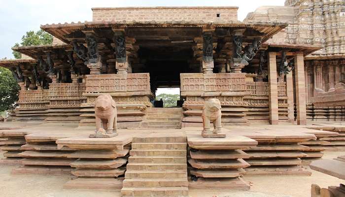 The exterior view of the mandir in Telangana.
