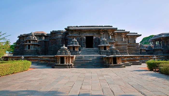 Get a blessing from Lord Shiva at Hoysaleswara Temple