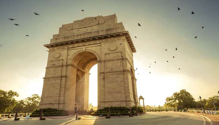 Once you visit Birla Mandir, you can also explore India Gate which is not very far from the temple