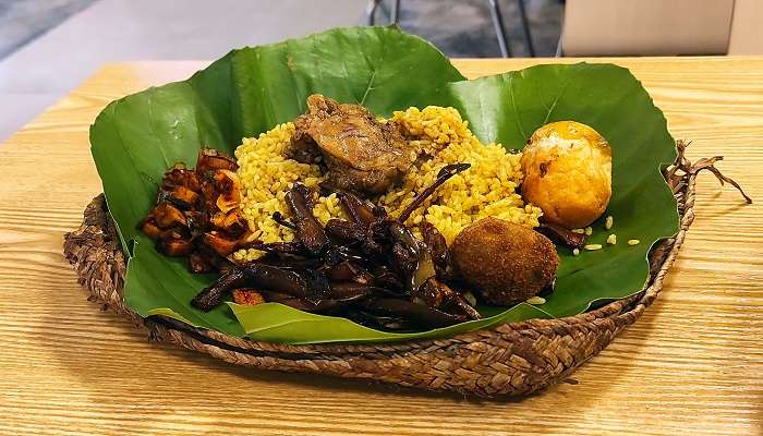 When in Sri Lanka, must try this dish 