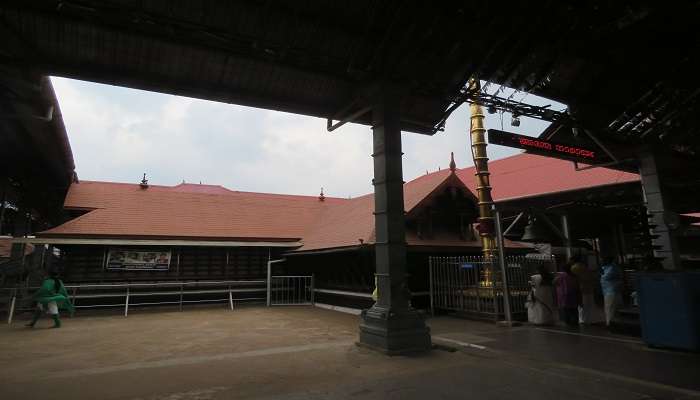 Inside architecture of Chottanikkara Temple 
