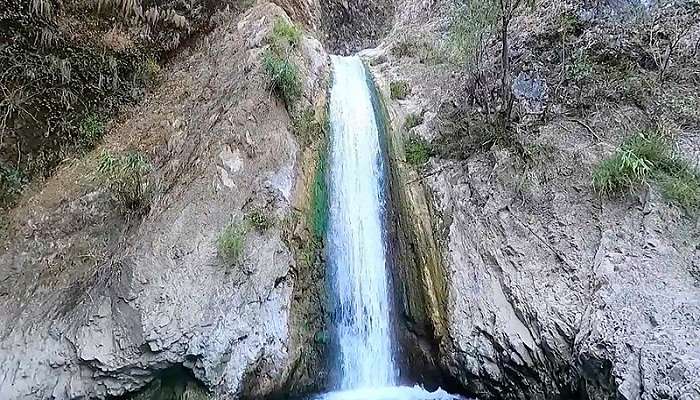 Offbeat places near Mussoorie include the Jharipani waterfall