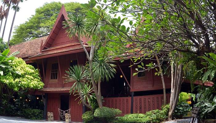 Jim Thompson House, near Wat Hua Lamphong, is ideal for people who love Thai architecture.