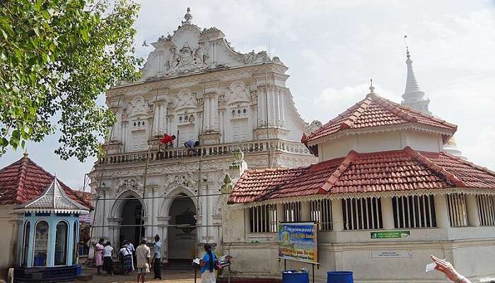 Kande Viharaya Temple is one of the most beautiful place to visit near Brief Garden