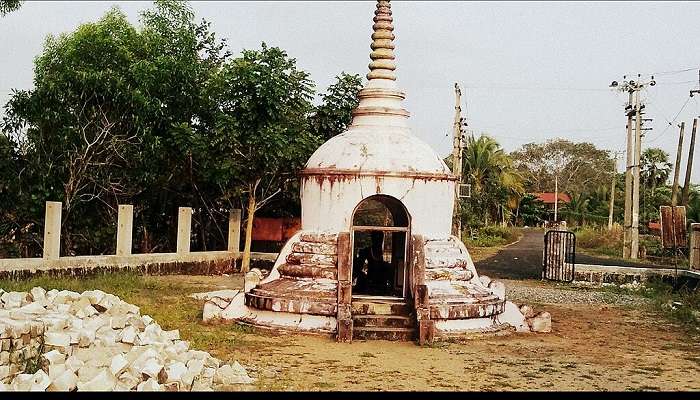 A close picture of the Buddha Idol in Karumadikuttan Temple