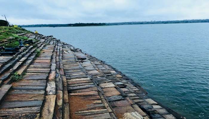 Lake Thonnur is among the list of offbeat places in Karnataka