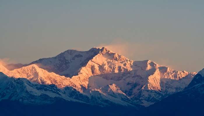 A panoramic view of Mount Kanchenjunga, one of the offbeat places in Darjeeling 