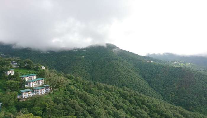 Landour is among the offbeat places near Mussoorie for some self-reflection