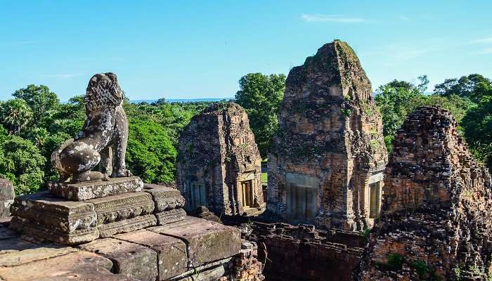lion statue is the top attraction of the Pre Rup Temple