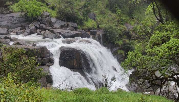 An amazing view of Malalli Waterfall near Madikeri during the Goa to Coorg road trip