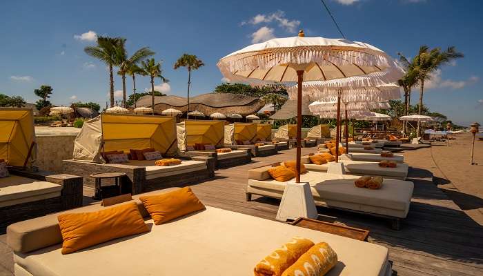The surreal view of one of the top beach clubs in Bali- Mari Beach Club. 