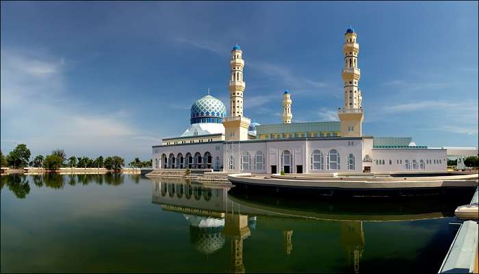 Explorez le Mosquée de la ville de Kota Kinabalu