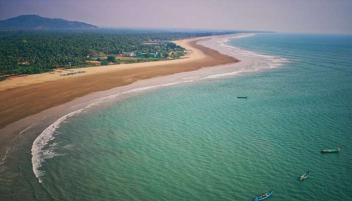 A wonderful view of Murudeshwar that you can visit during Goa to Mangalore road trip