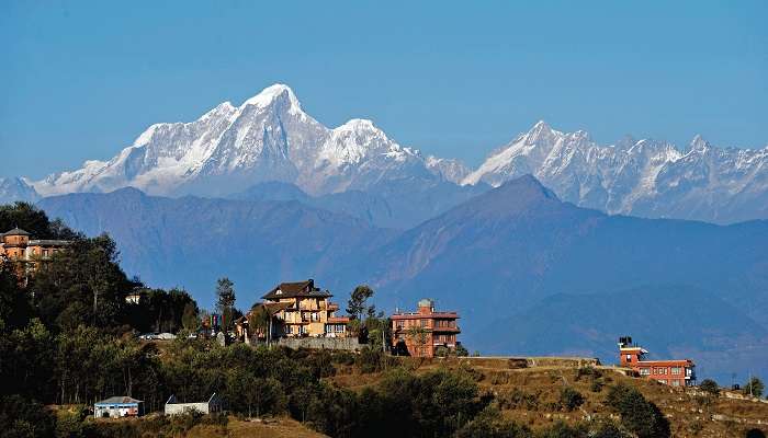 Pemandangan Nagarkot yang menakjubkan, salah satu tempat piknik populer di Kathmandu. 