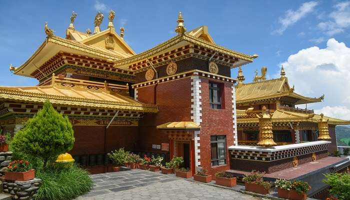 Kuil bersejarah di Durbar Square, Bhaktapur, salah satu tempat piknik paling disukai di Kathmandu. 