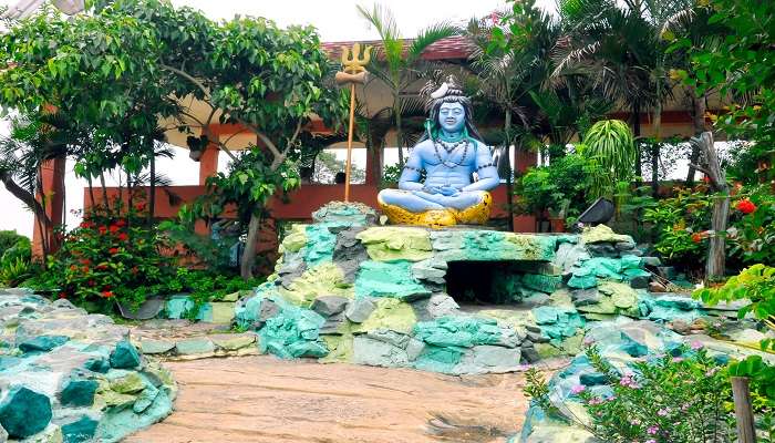 Nandan Pahar is among the top offbeat places near Shantiniketan for a family weekend getaway