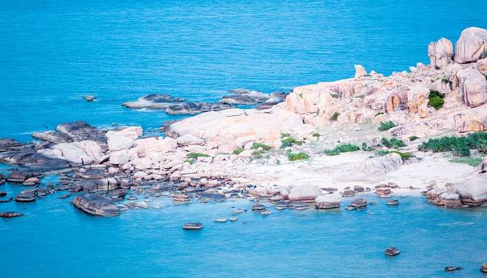 The Sea Cliff of Stone Scenic Plates at Tuy Hoa