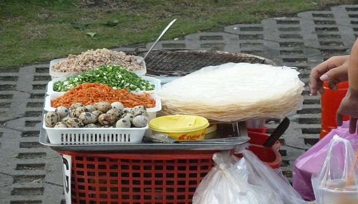 Must try the street food in Vietnam