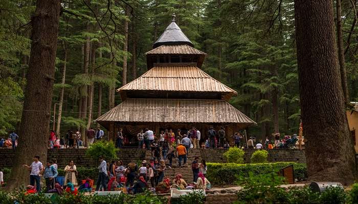 From the ancient Hidimba devi temple to Joggi Waterfalls, Old Manali has something to offer to everyone.