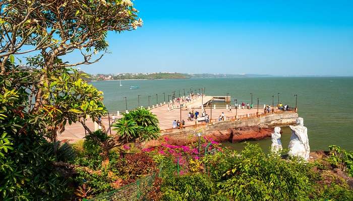 Dona Paula View Point in Panaji is a fantastic attraction to cover during offbeat places in North 