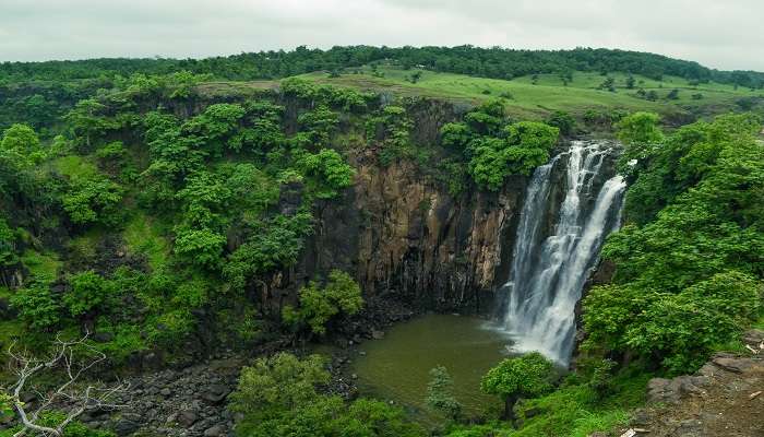Sprawling vistas of PatalPani Waterfall, a perfect exploration while trekking near Indore.