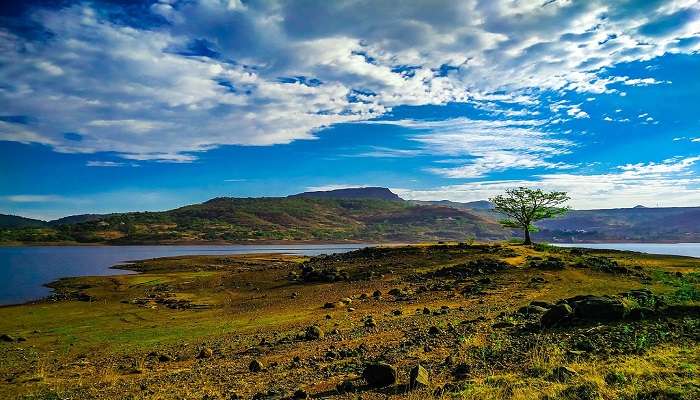 Being an artificially constructed reservoir, Pawna Lake is a must-visit on your road trip from Mumbai to Hyderabad
