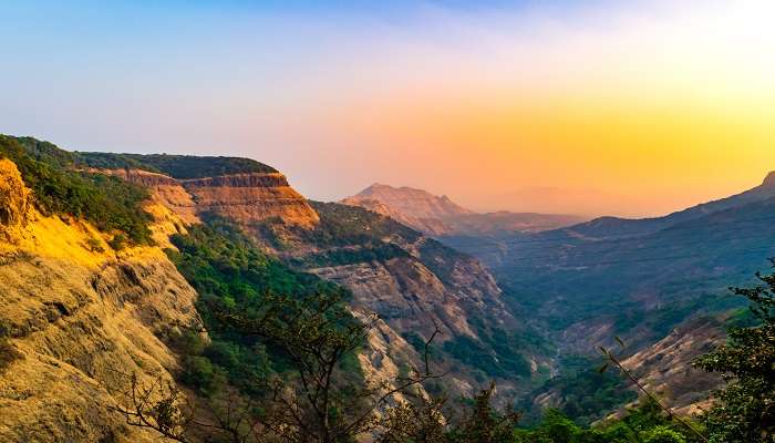Picnic spots in Maharashtra are perfect for rejuvenating your senses amidst nature's beauty.