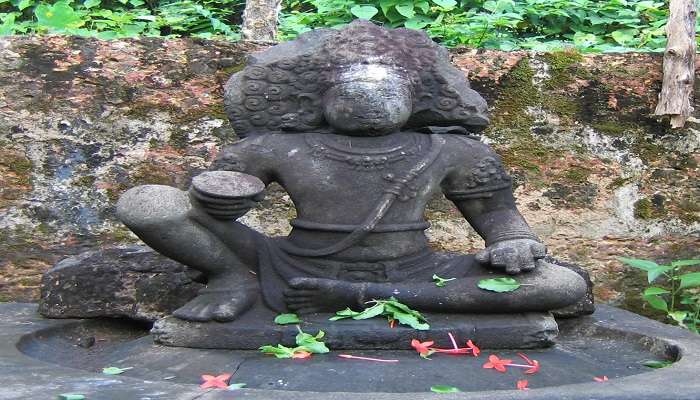 Swami Ayyappa idol, found in Sabarimala Temple, a place to visit from Nilakkal Mahadeva Temple. 