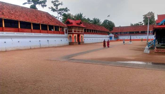 Poornathrayeesa Temple
