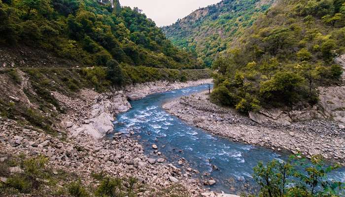 Rishikund is one of the famous offbeat places in Rishikesh to soak in healing waters.