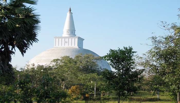 Picturesque Ruvanvelisaya Dagoba in Anuradhapura