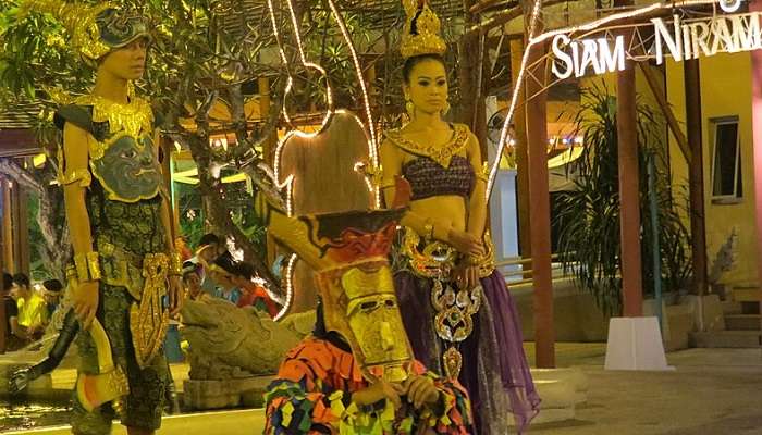 Stunning light and art decorations adorning the entrance of Siam Niramit Bangkok.
