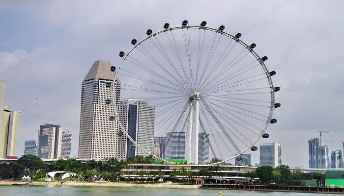 Singapour flyer, C’est l’une des meilleurs endroits à visiter à Singapour pour une lune de miel