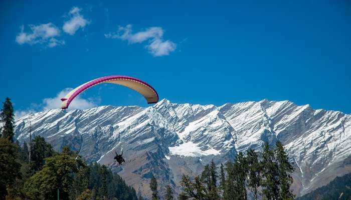 Solang Valley offers a wide variety of activities to tourists and is one of the best offbeat places to visit near Manali