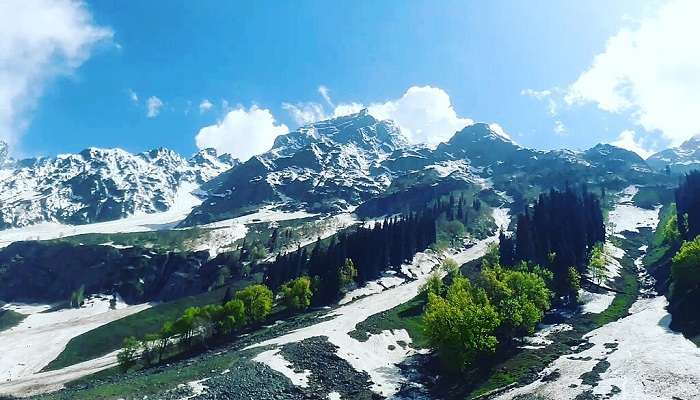 Breathtaking view of Sonamarg on the Srinagar