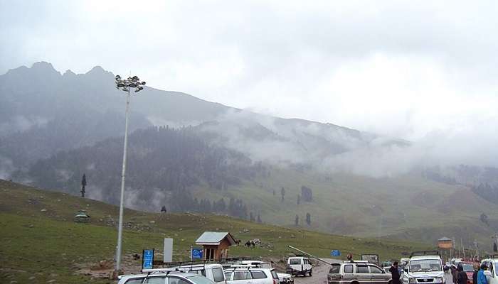 A view of Sonmarg on the way from Srinagar