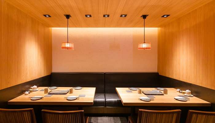 Known for its vibrant atmosphere and deletable dishes, Taki Izakaya Bar is one of tbe best Japanese restaurants in Singapore