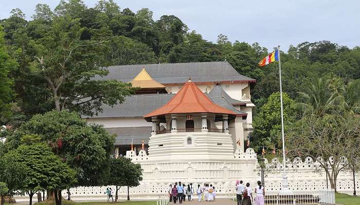 Not only is the temple visually stunning, but it is also of utmost religious significance to Buddhists 
